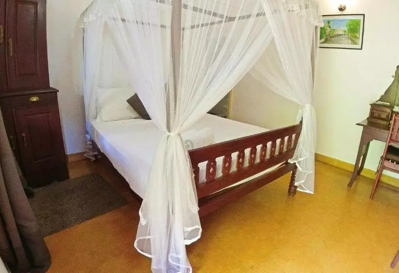 Majatalo Fort Dew Guest House