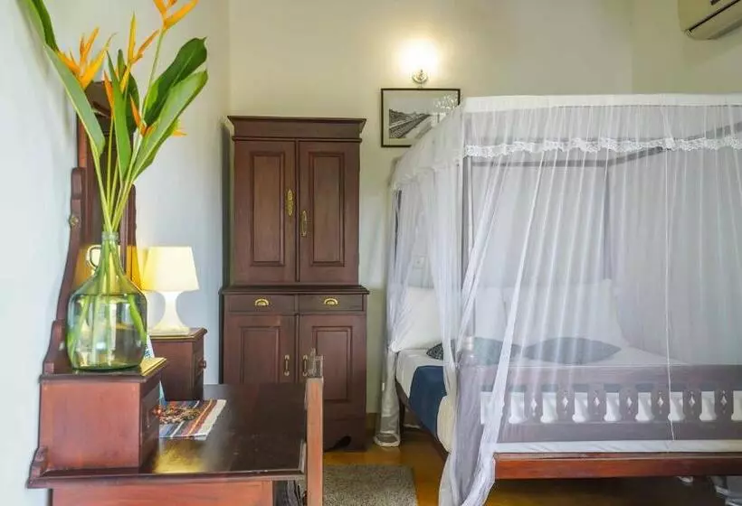 Majatalo Fort Dew Guest House