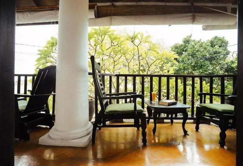 Majatalo Fort Dew Guest House