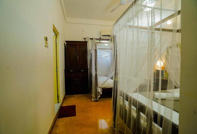 ペンション Fort Dew Guest House