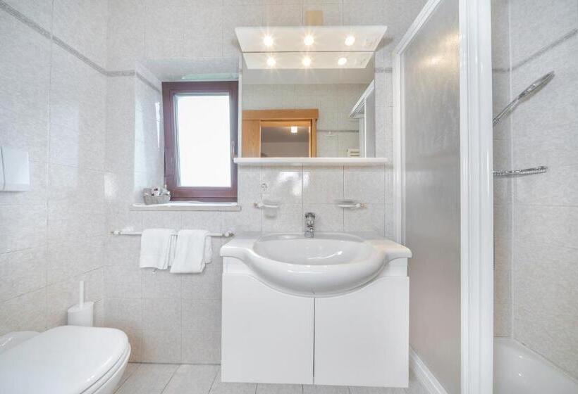 تختخواب و صبحانه Garni Tramans