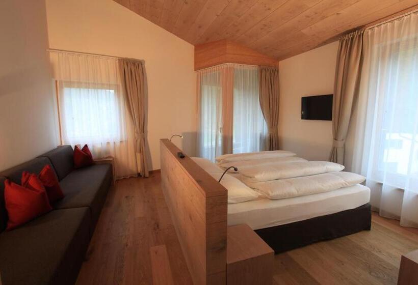 تختخواب و صبحانه Garni Tramans