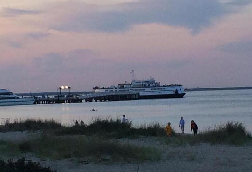 Bed and Breakfast Inkwell Beach Cottage