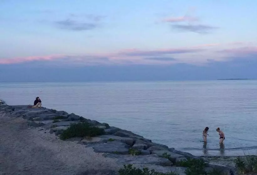 Aamiaismajoitus (B&B) Inkwell Beach Cottage