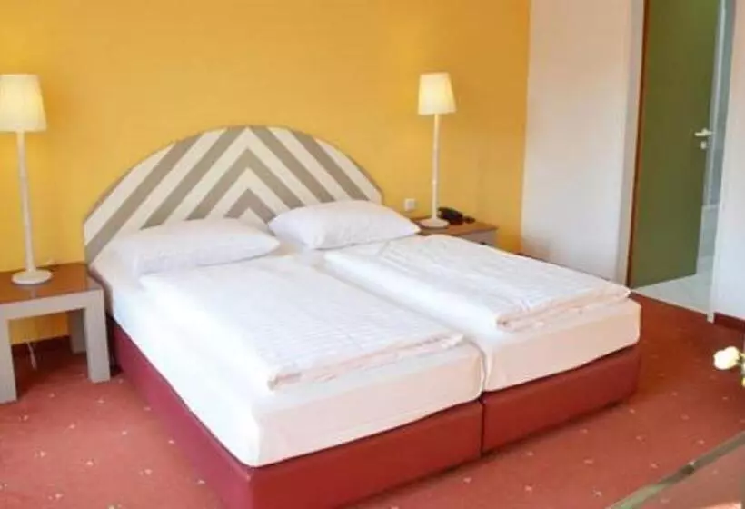 هتل Neutor Express