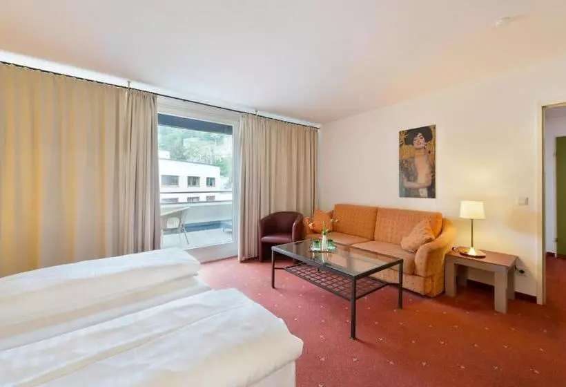 هتل Neutor Express