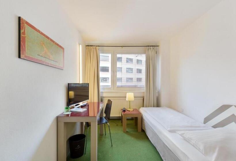 هتل Neutor Express