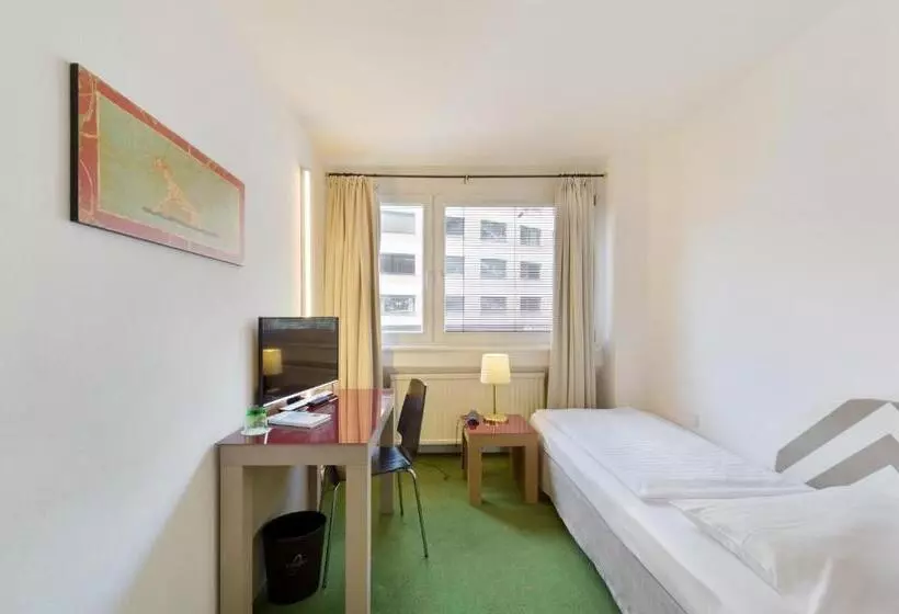 هتل Neutor Express