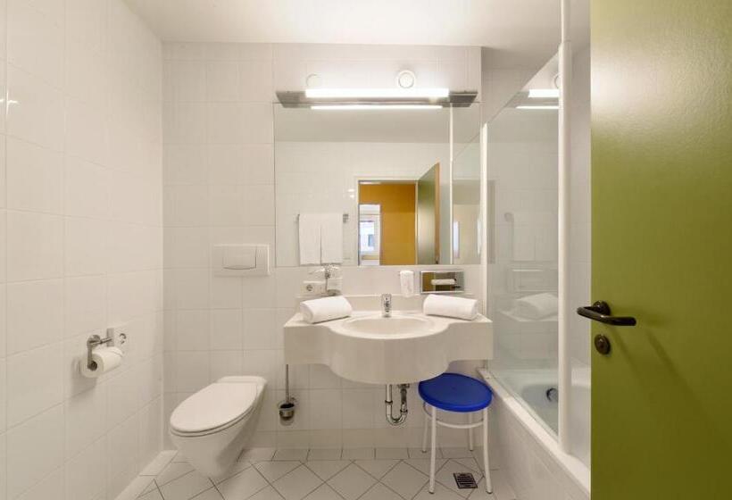 هتل Neutor Express