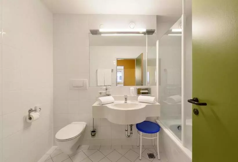 هتل Neutor Express