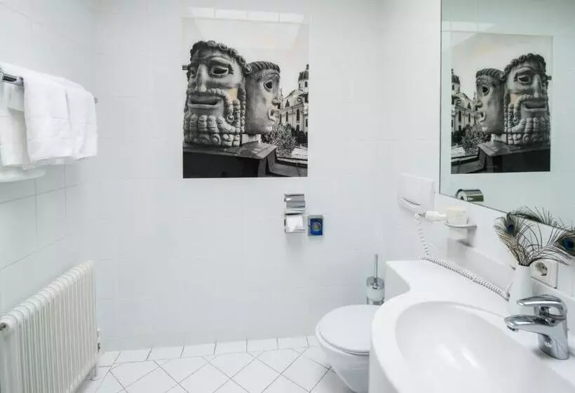 هتل Neutor Express