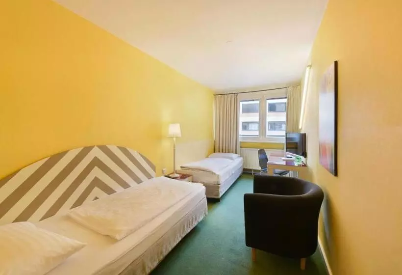 هتل Neutor Express