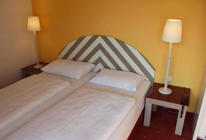 هتل Neutor Express