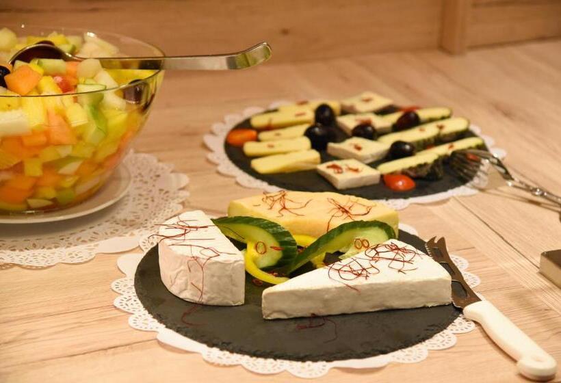 هتل Neutor Express