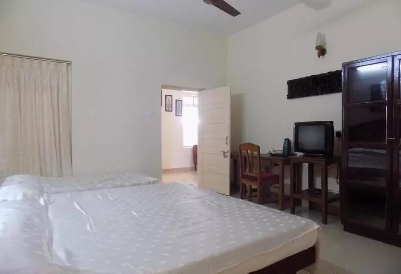 هتل Safire Residency