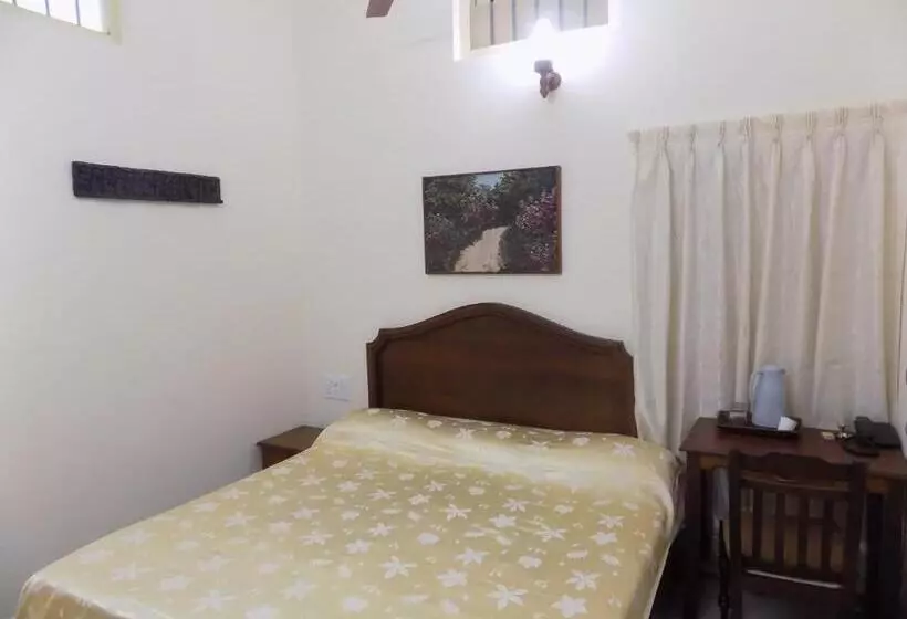 هتل Safire Residency