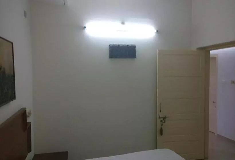 هتل Safire Residency