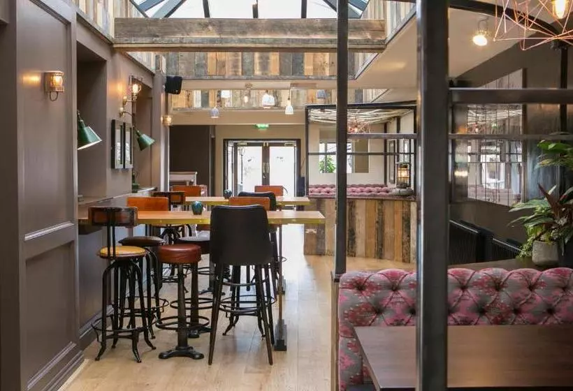 Hotelli The Elephant At The Market