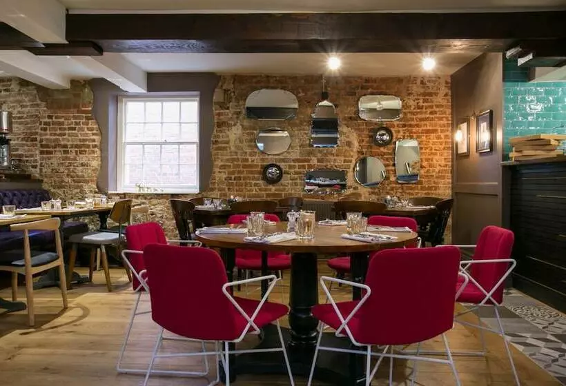 Hotelli The Elephant At The Market