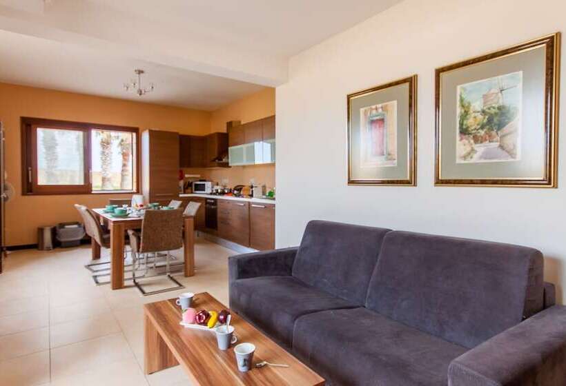 Harbour Views Gozitan Villa Shared Pool Happy Rentals