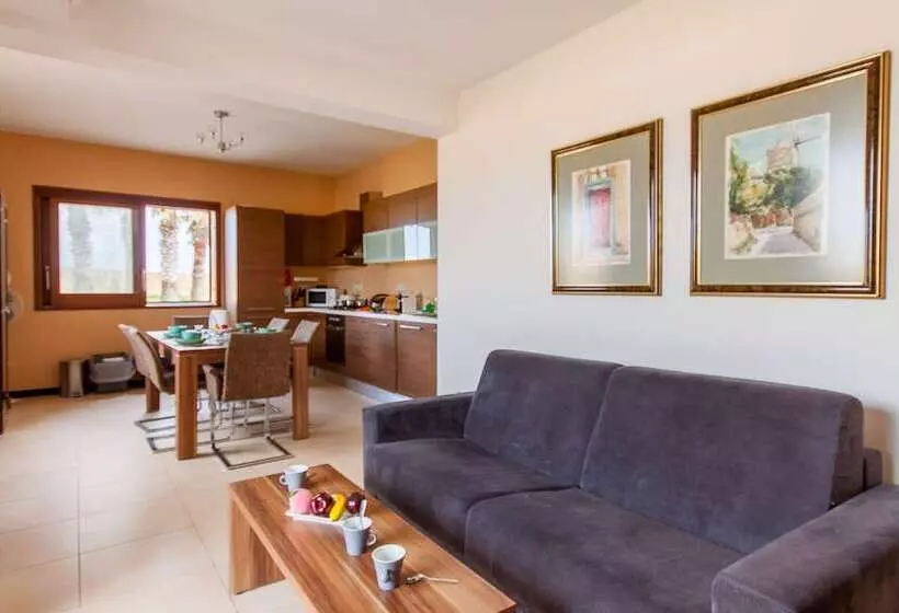 Harbour Views Gozitan Villa Shared Pool   Happy Rentals