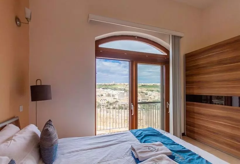 Harbour Views Gozitan Villa Shared Pool   Happy Rentals