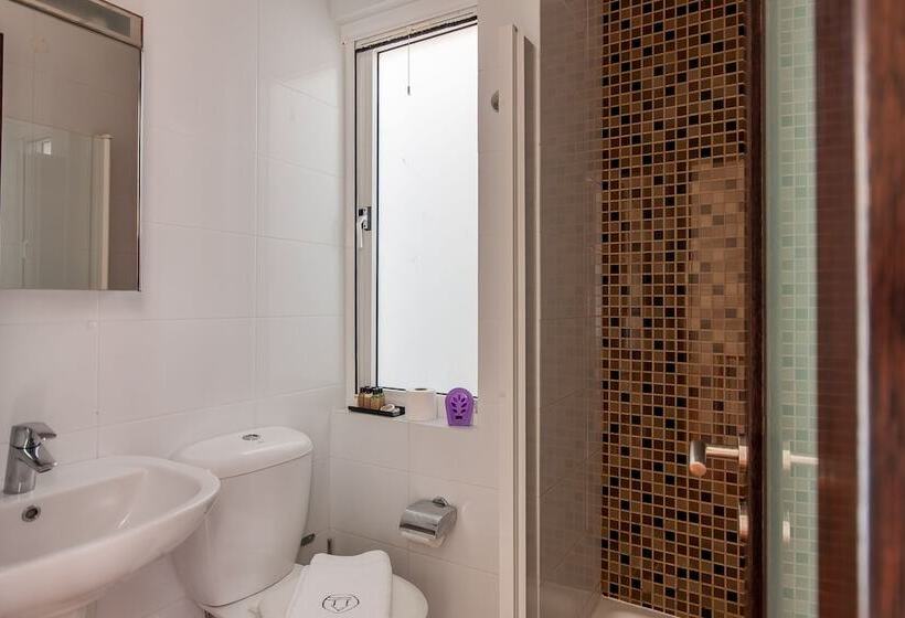 Harbour Views Gozitan Villa Shared Pool Happy Rentals