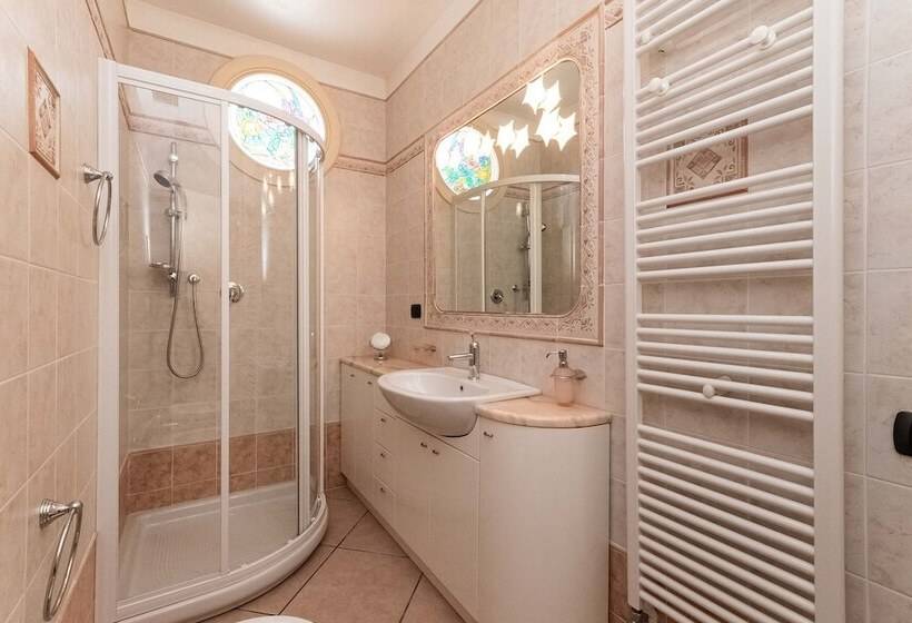 Villa Riviera  Bluchalet