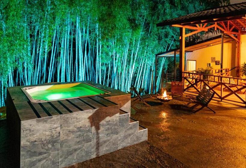 Agradable Cabaña Cafetera Con Jacuzzi A 12 Min Del Centro De Pereira