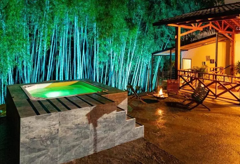 Agradable Cabaña Cafetera Con Jacuzzi A 12 Min Del Centro De Pereira