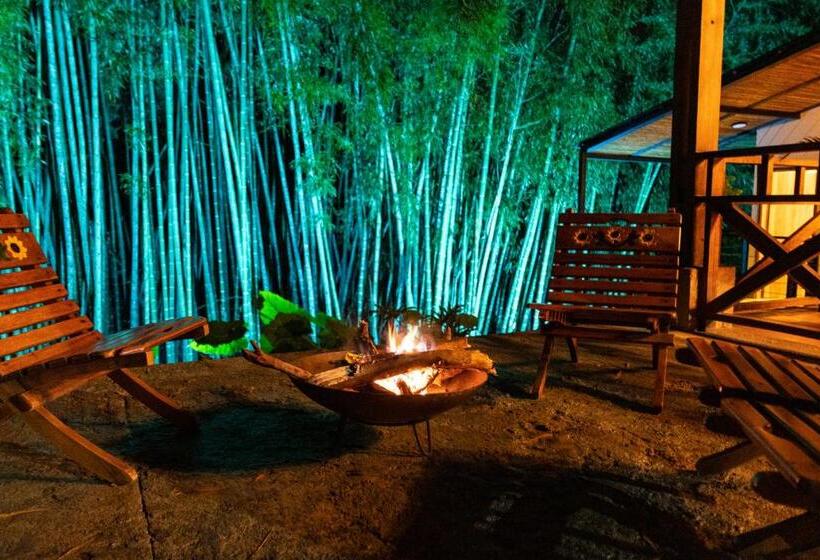 Agradable Cabaña Cafetera Con Jacuzzi A 12 Min Del Centro De Pereira