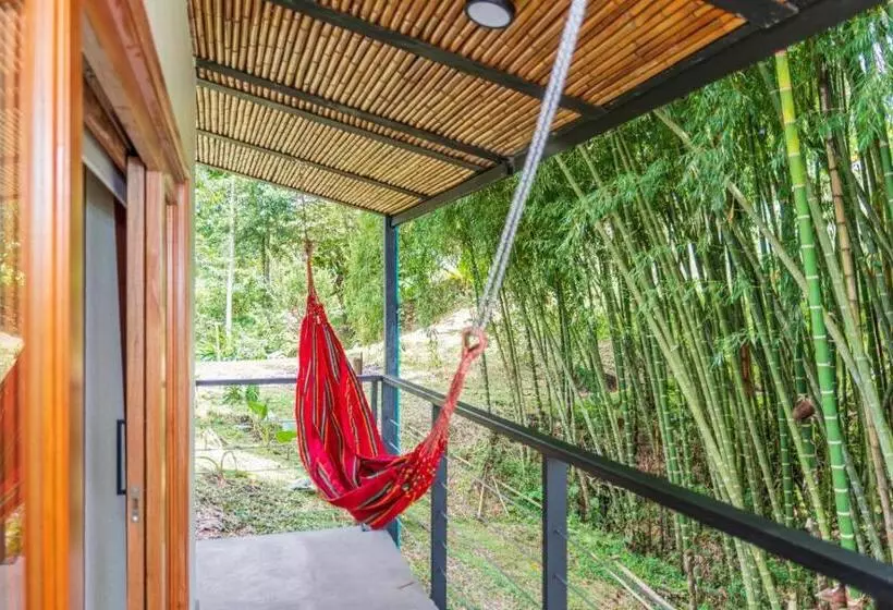 Agradable Cabaña Cafetera Con Jacuzzi A 12 Min Del Centro De Pereira
