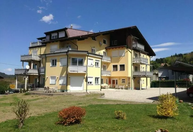 Carlotta Apartment