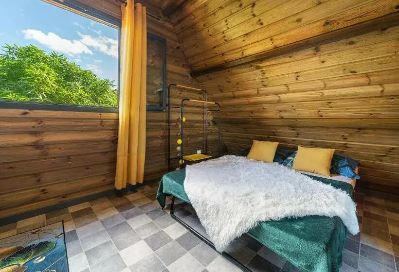 Charmant Chalet Avec Jacuzzi, L île ô Vert