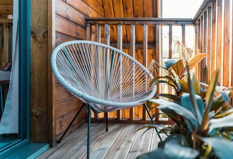 Charmant Chalet Avec Jacuzzi, L île ô Vert