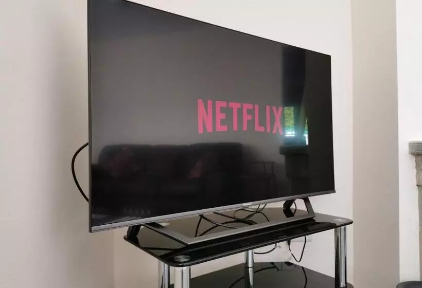 Goldthorn Wolverhampton Sleeps 5 Long Term Comfortably And Families