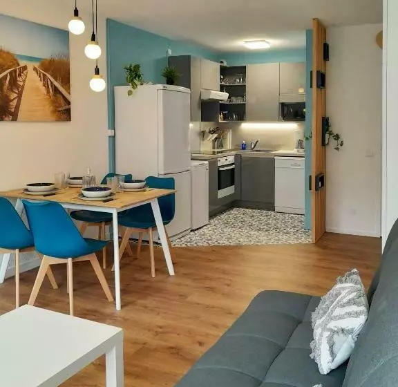 Joli 2 Pièces Sur Le Port Avec Piscine, Terrasse, Parking