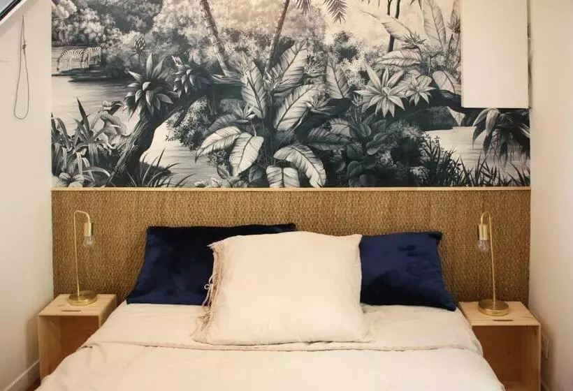 Joli 2 Pièces Sur Le Port Avec Piscine, Terrasse, Parking