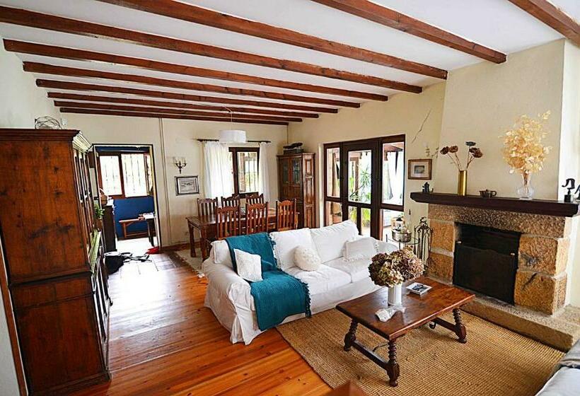 La Casita De Las Piedras