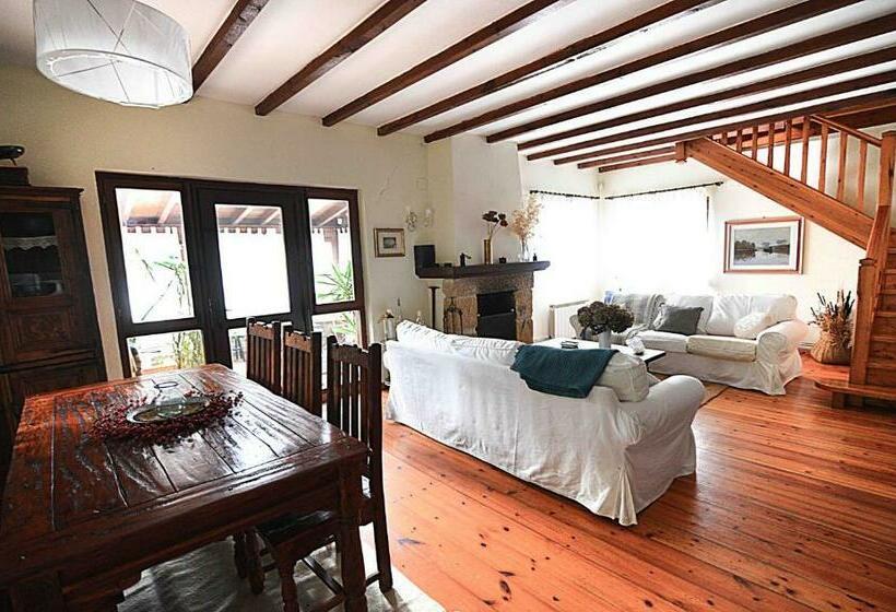 La Casita De Las Piedras