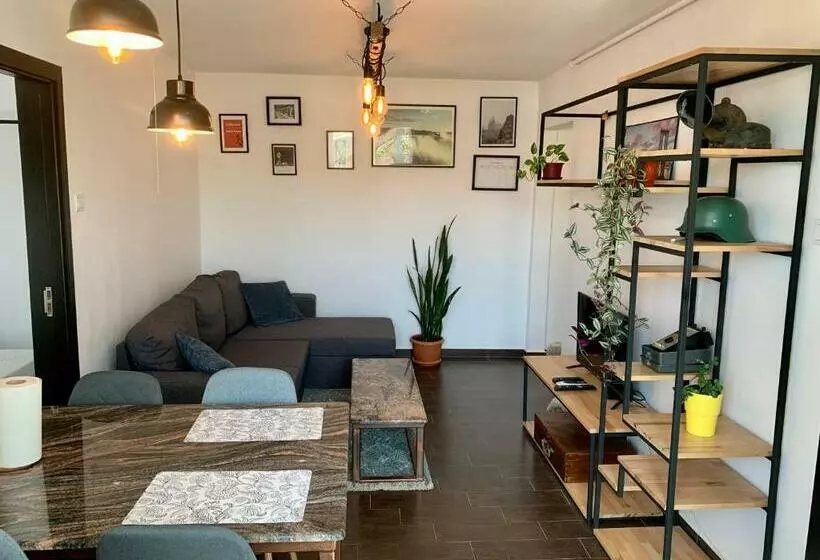 Nosen Asime Apartment