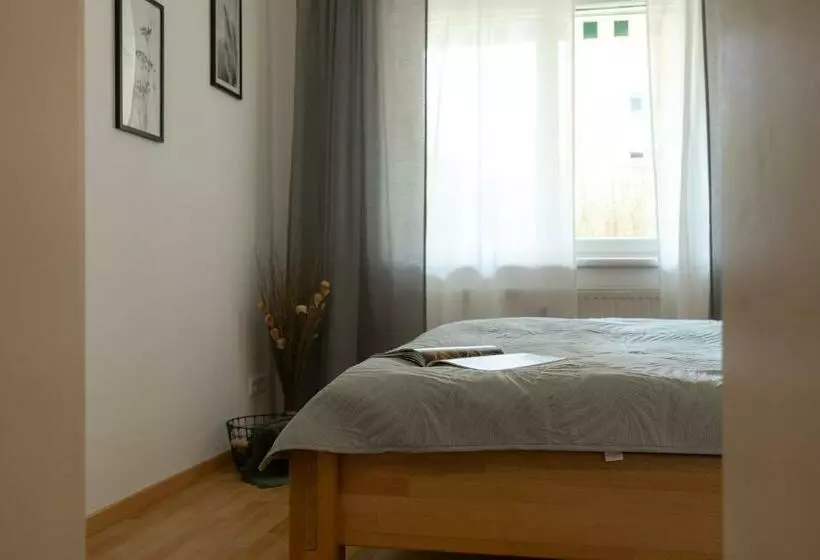 Fresh Apartment With Terrace + Free Parking