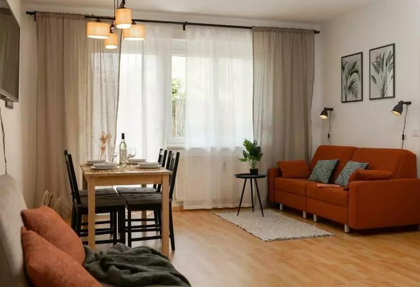 Fresh Apartment With Terrace + Free Parking