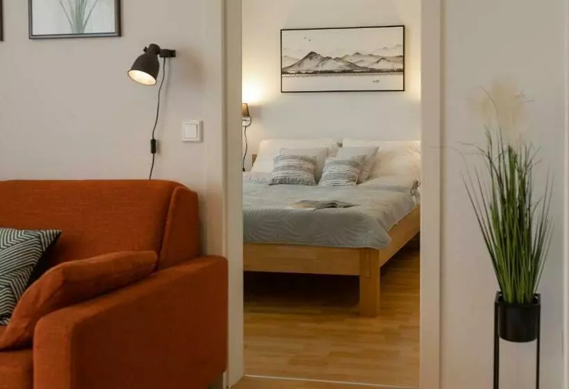 Fresh Apartment With Terrace + Free Parking