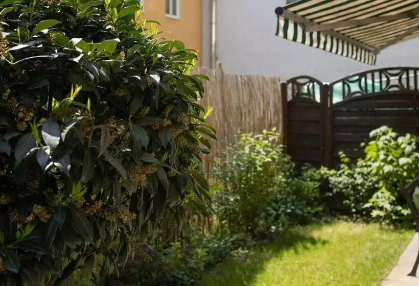 Fresh Apartment With Terrace + Free Parking