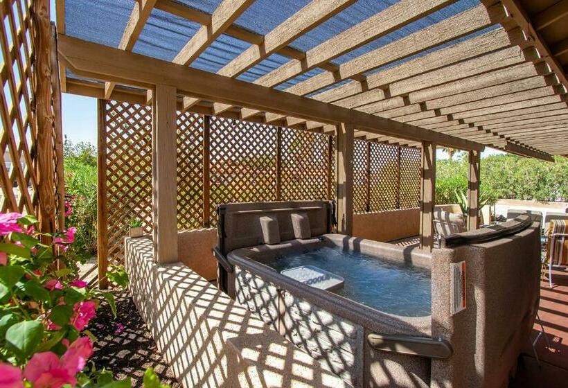 Great Vibe House + Hot Tub, Minutes To Jtree Park