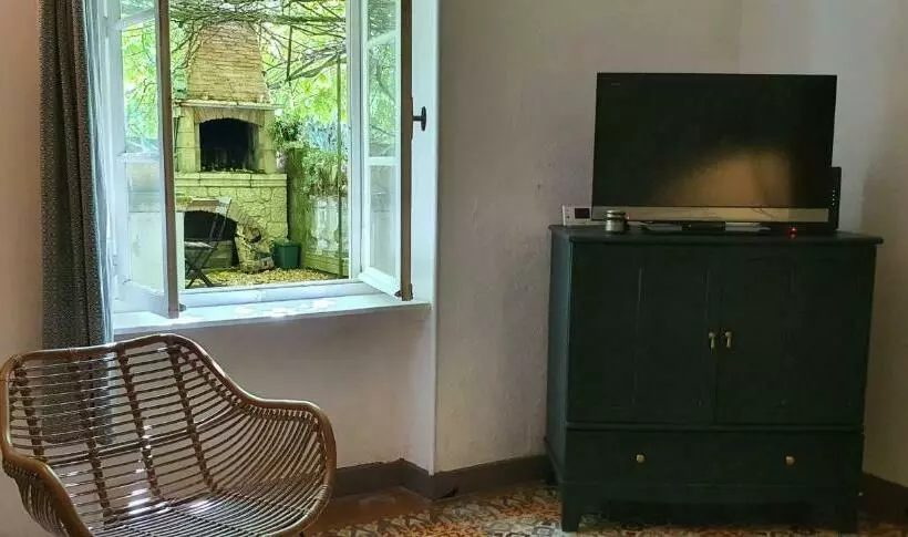 La Muscadelle : Le Calme Du Sud De La France