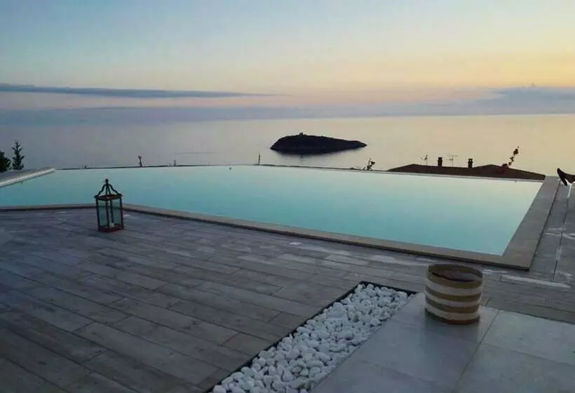 Luxury Villa Blue&blanc Piscina A Sfioro Isola