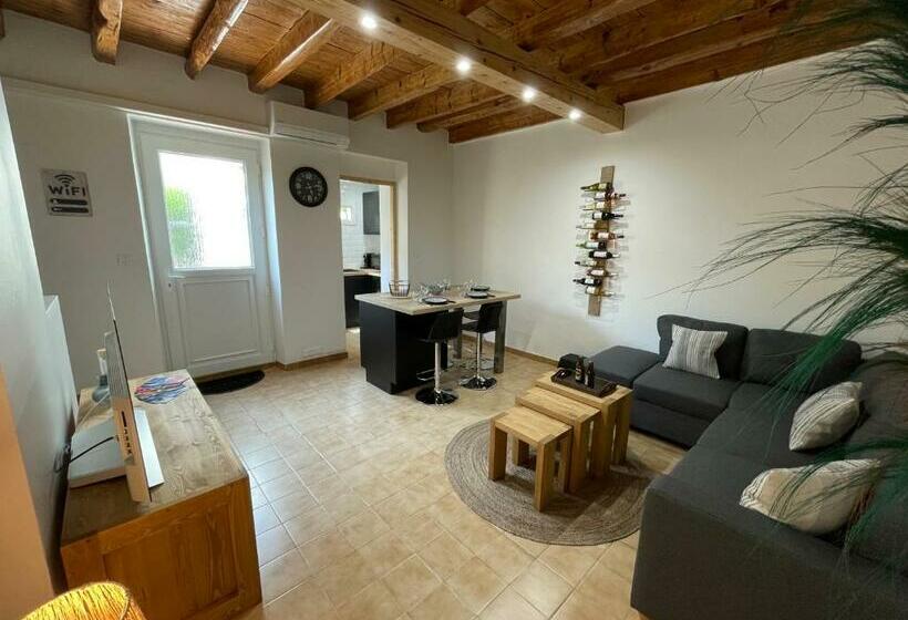 Maison De Ville A 5 Min à Pied De La Tour Luma