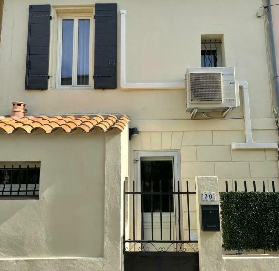 Maison De Ville A 5 Min à Pied De La Tour Luma